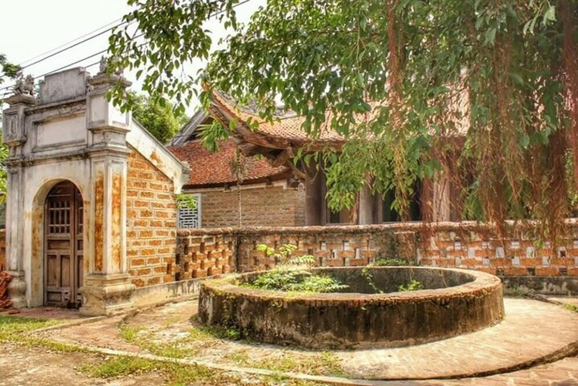 Hanoi Cycling Trip Duong Lam Ancient Village 1 Day